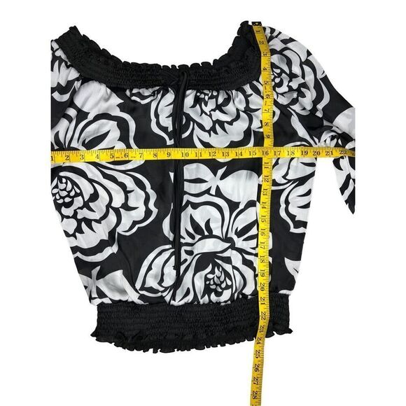 Signature by Larry Levine top women’s size Small black & white sheer long sleeve - Picture 4 of 7